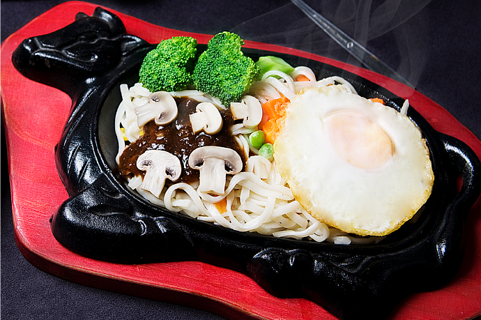 金雞牛排麵