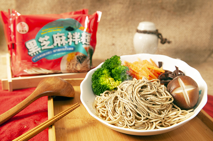 黑芝麻拌麵